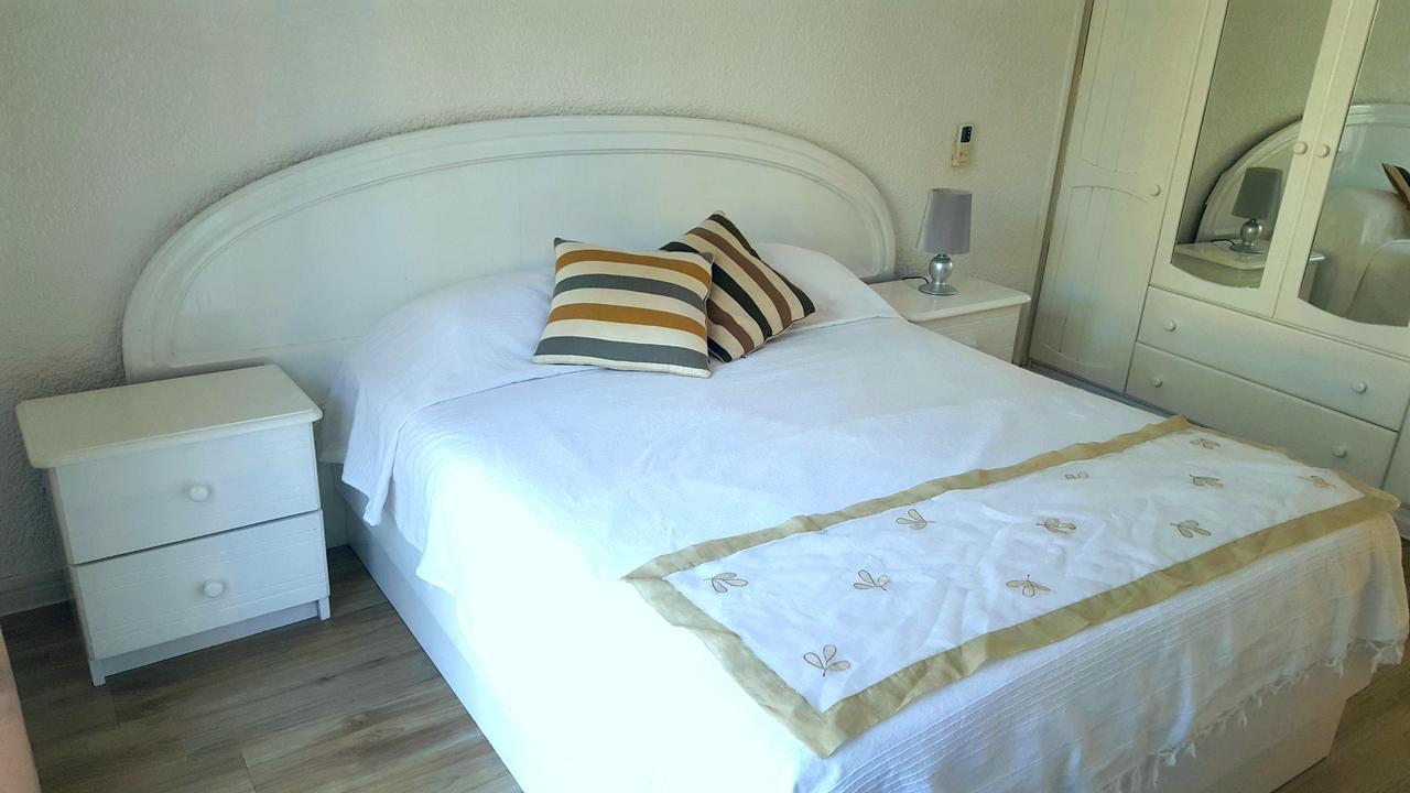 Villa In Le Tamier, 4 Bedrooms, 300M Flic En Flac Beach Exteriör bild