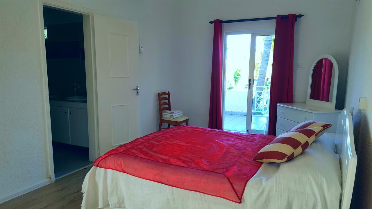 Villa In Le Tamier, 4 Bedrooms, 300M Flic En Flac Beach Exteriör bild